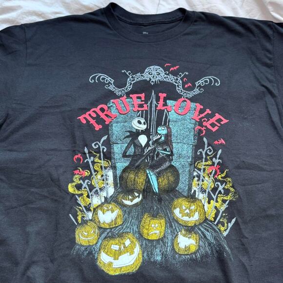 Nightmare before christmas black graphic tee sz L true love romantic gothic - Picture 4 of 8